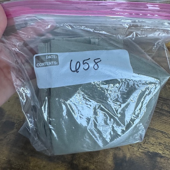 Peter Millar khaki pants Men 40x29 green straight pima cotton flat from preppy - Picture 9 of 9